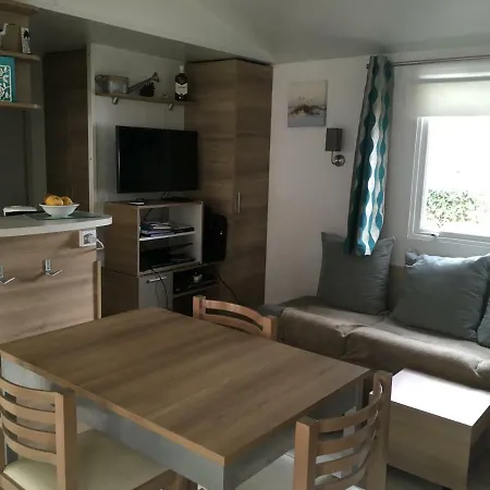 Sun Mobilhome مكان تخييم 4*